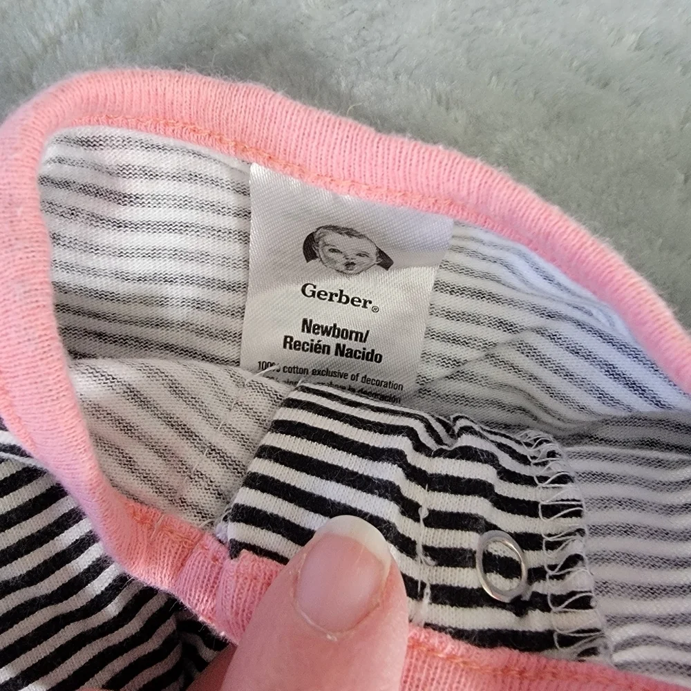 Lot Of 11 Baby Girl Outfits Shirts Pants 1 Piece Hats Gerber Carters 0-3 Months